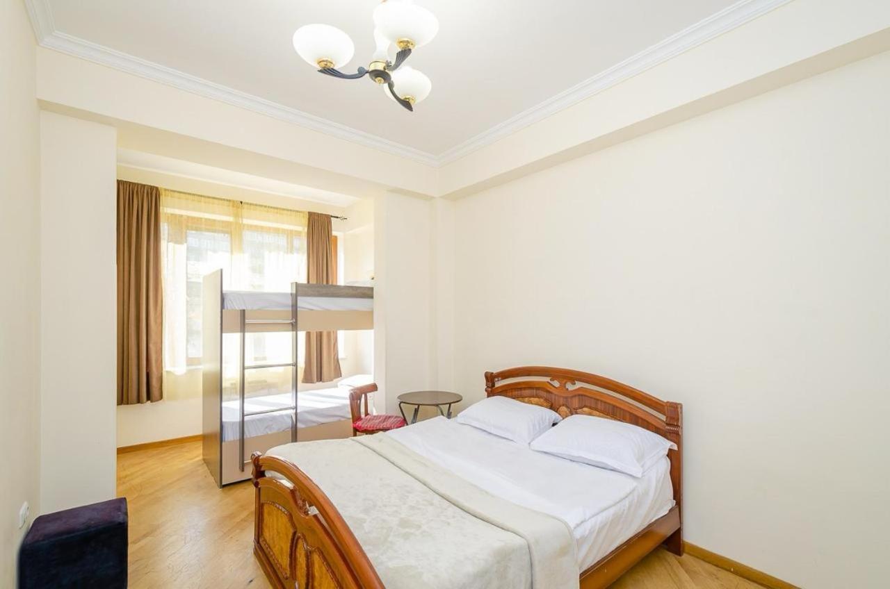 Areva Hostel & Apartment Erywań Zewnętrze zdjęcie
