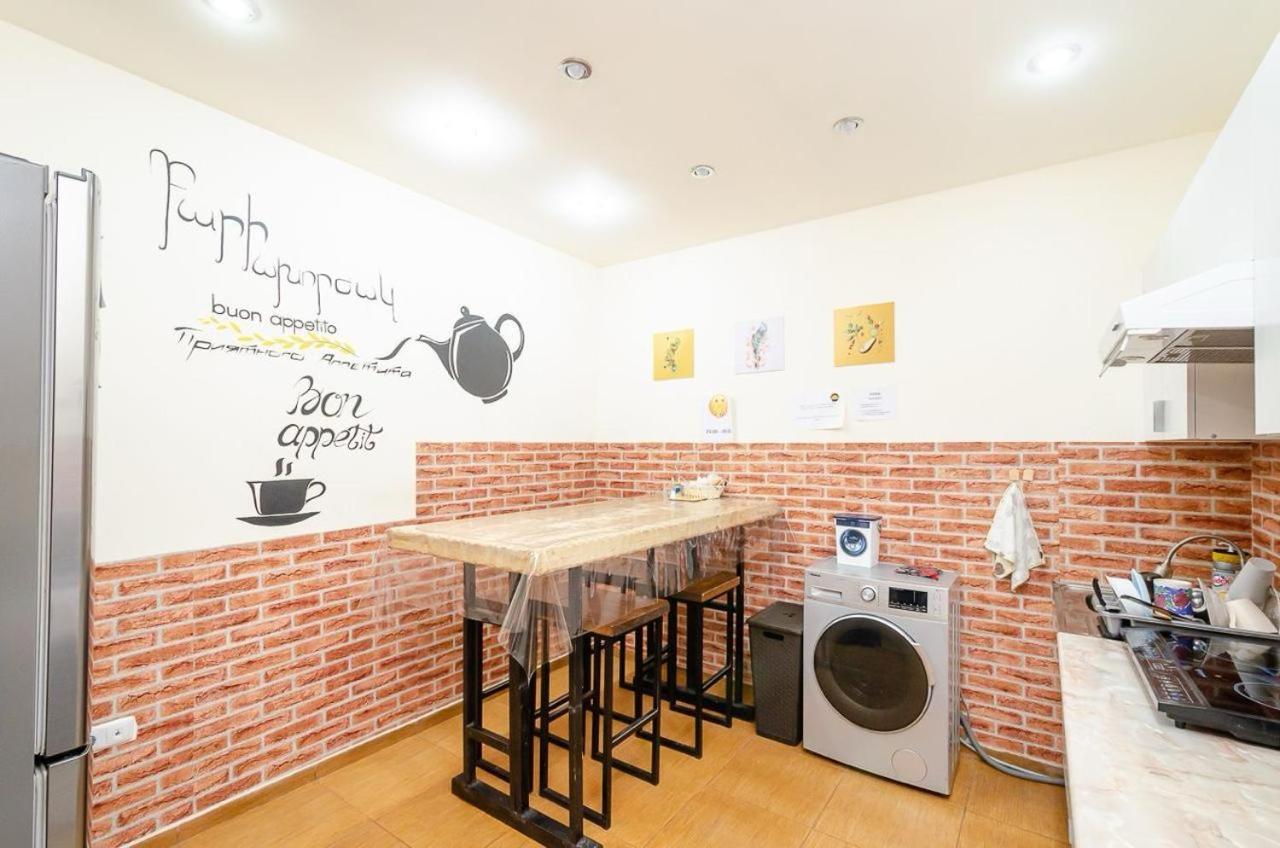 Areva Hostel & Apartment Erywań Zewnętrze zdjęcie